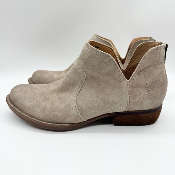 Born Kerri Suede Dip Side Back Zip Bootie Cream Tan Size 8.5 Boho Western Office - Picture 7 of 12